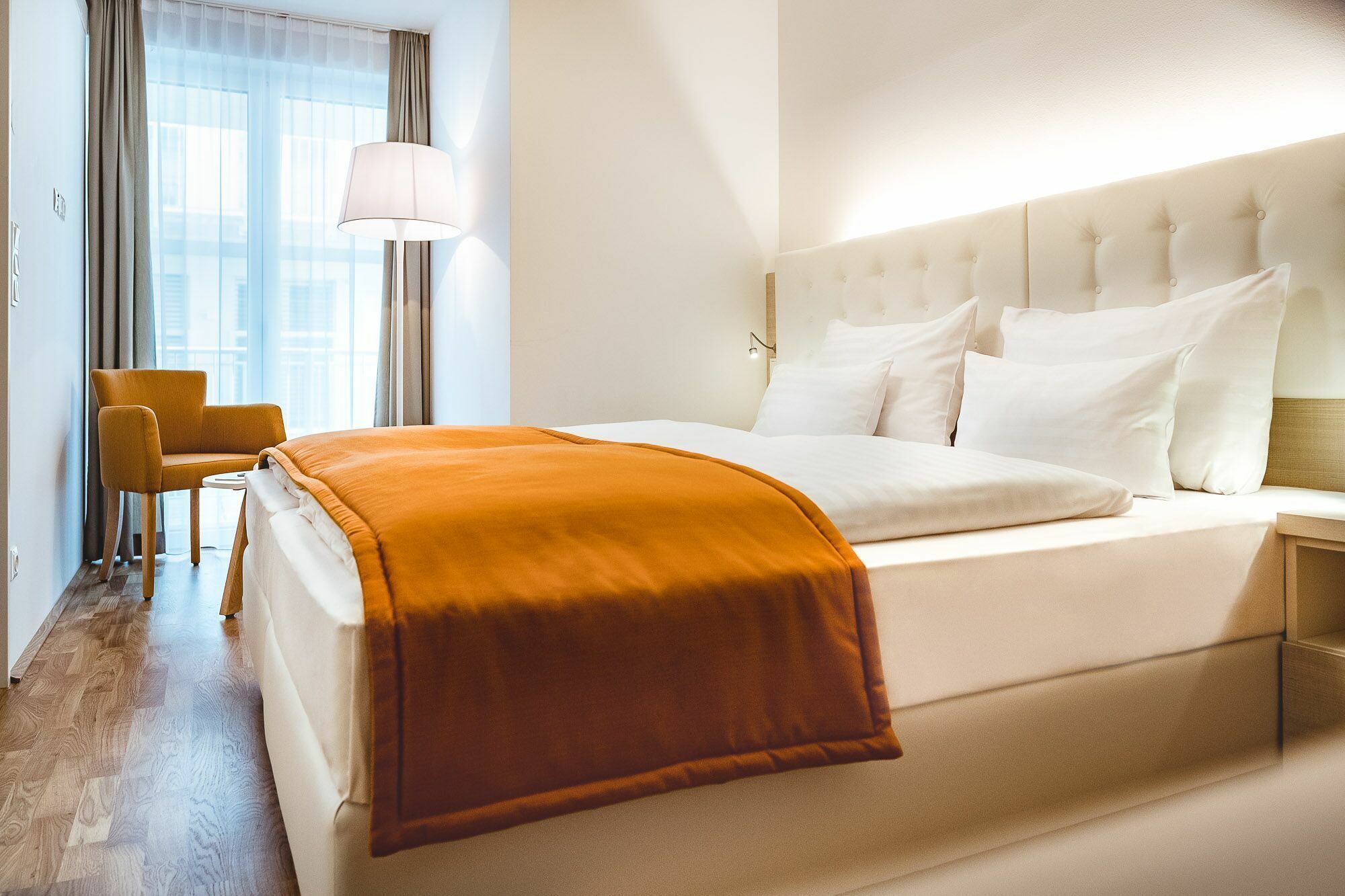 Oliver | Contactless Check-in Wien