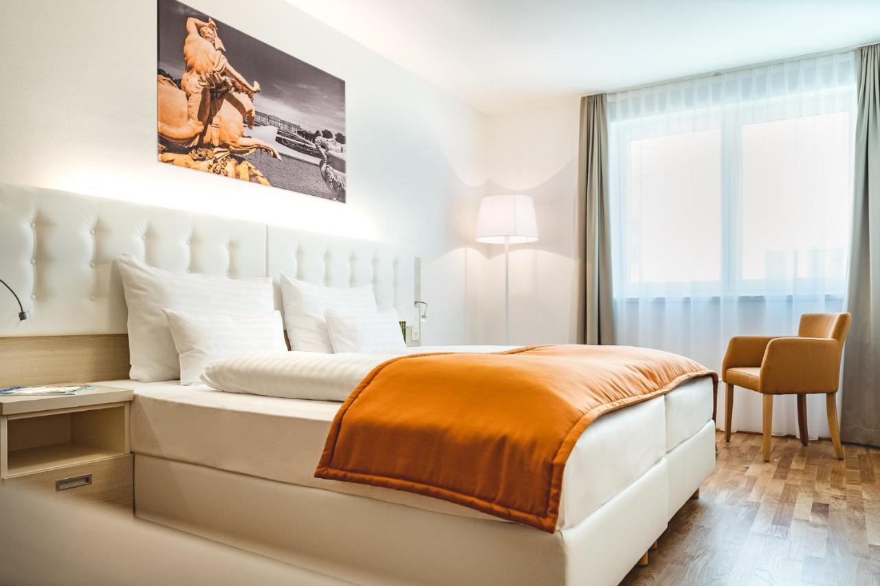 Oliver | Contactless Check-in Aparthotel Wien